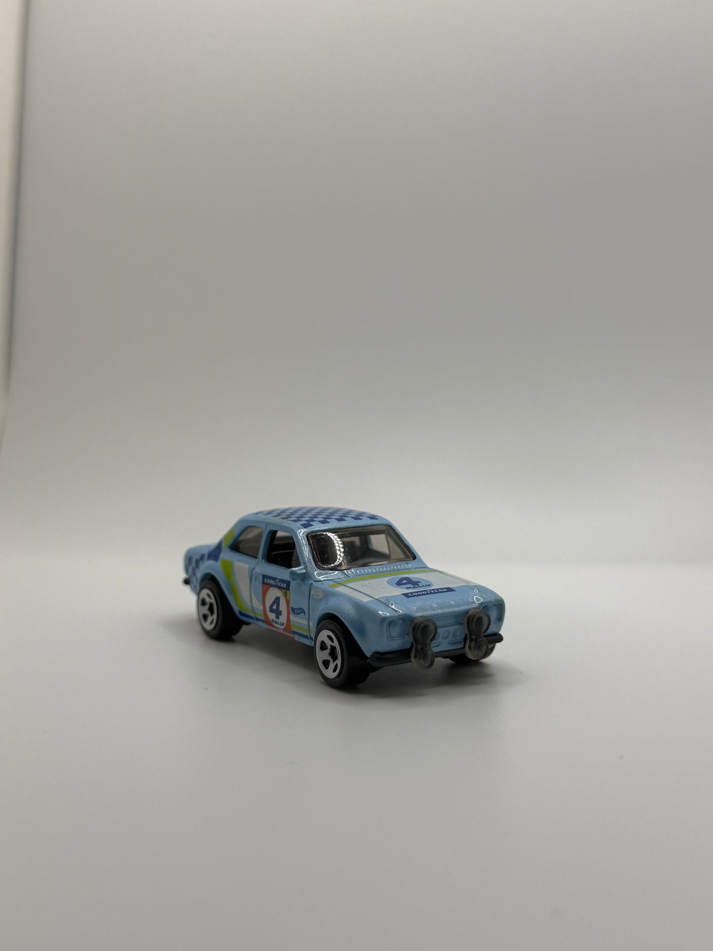 Hot Wheels loose Cars (70 Ford Escort)