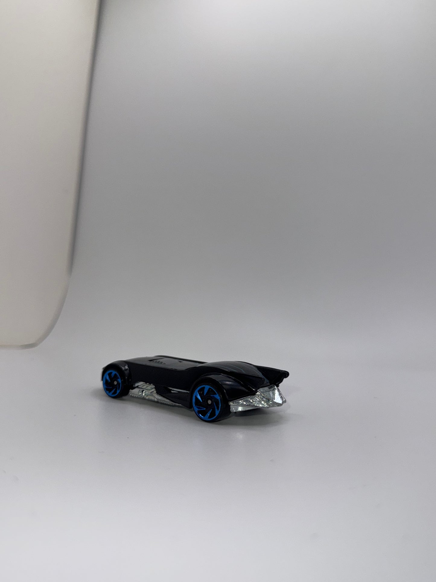 Hot Wheels loose Cars (2013 bat mobile)
