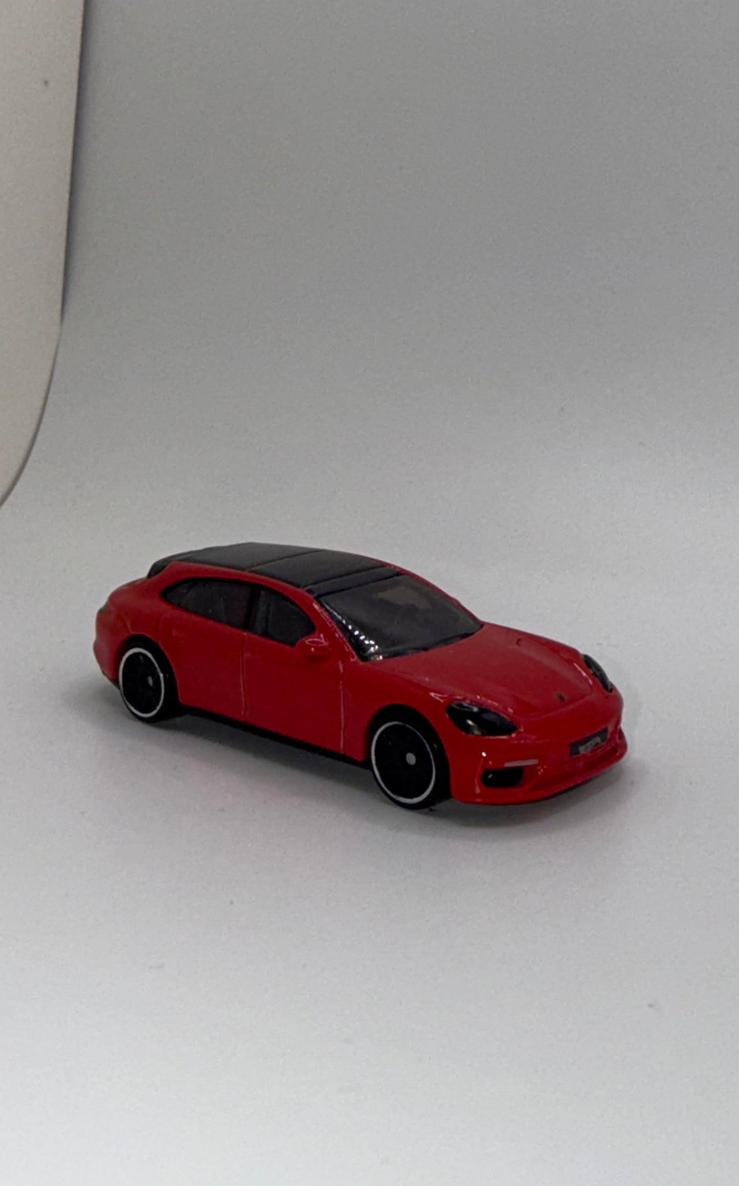 Hot Wheels loose Cars (Porsche Panamera Turbo S E-hybird Sport Turismo)